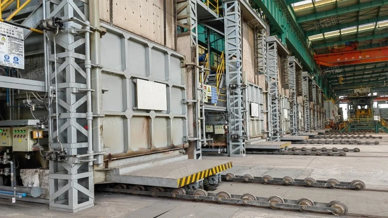 Plate heating furnace