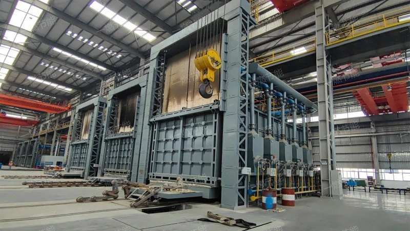 Automatic lid opening forging furnace